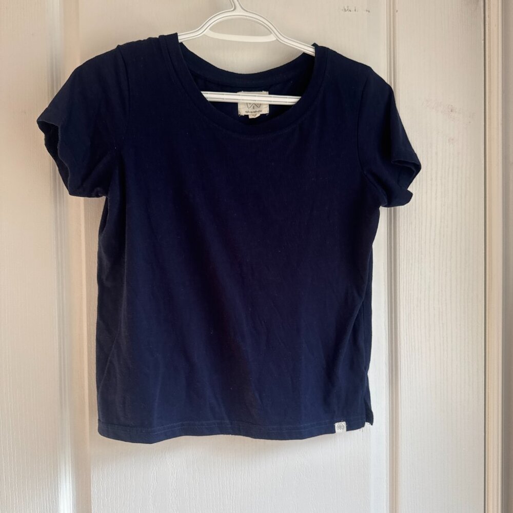 Boathouse navy blue vneck tshirt